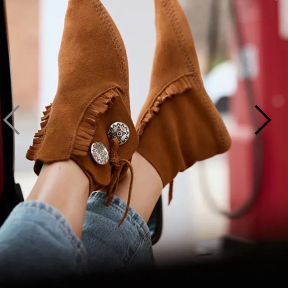 NEW Minnetonka Brown Ankle Boots with Silver Accents